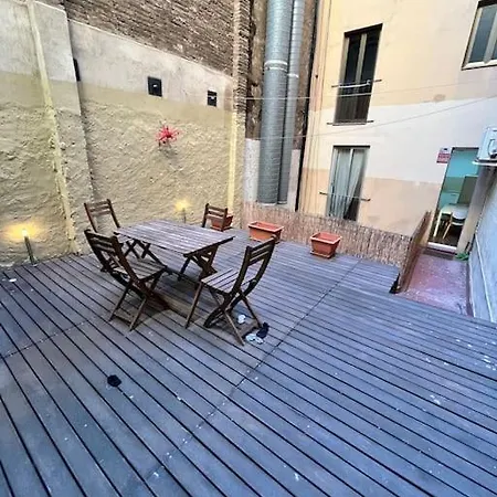 Acogedor Piso En El Corazon De La Ciudad Con Patio Exclusivo
