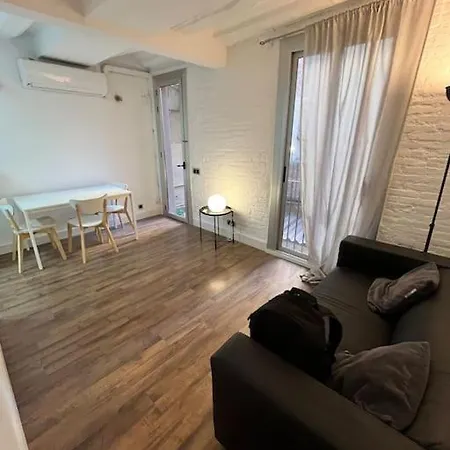 Acogedor Piso En El Corazon De La Ciudad Con Patio Exclusivo Barcelona